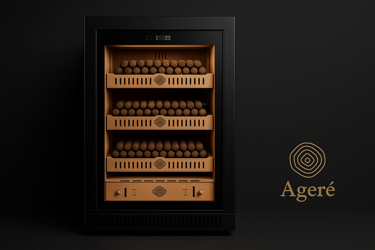 The Collector’s Edition by Ageré – detailed view of compact humidor with horizontal cedar trays